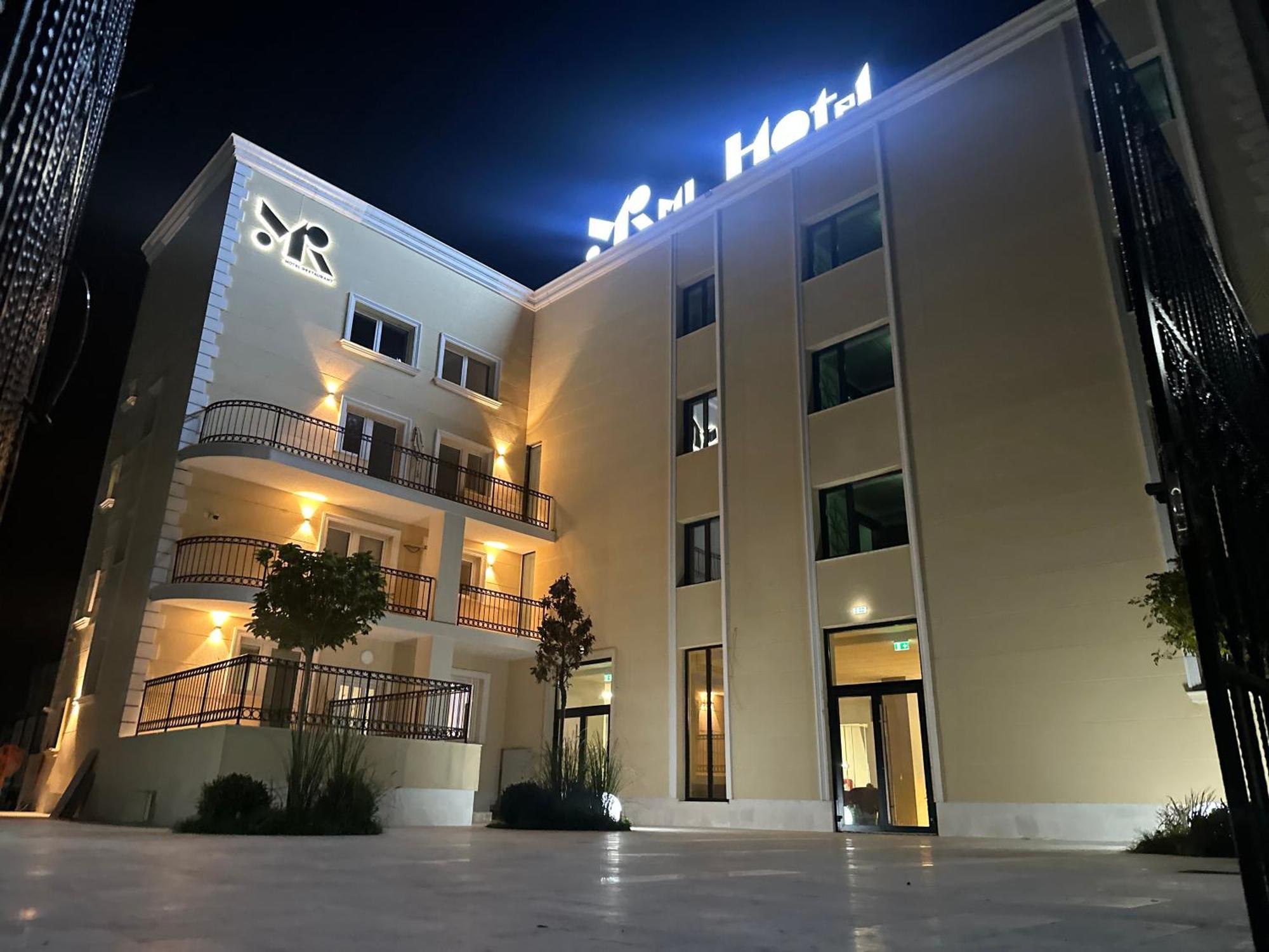 Mimi Hotel Corabia Exterior photo